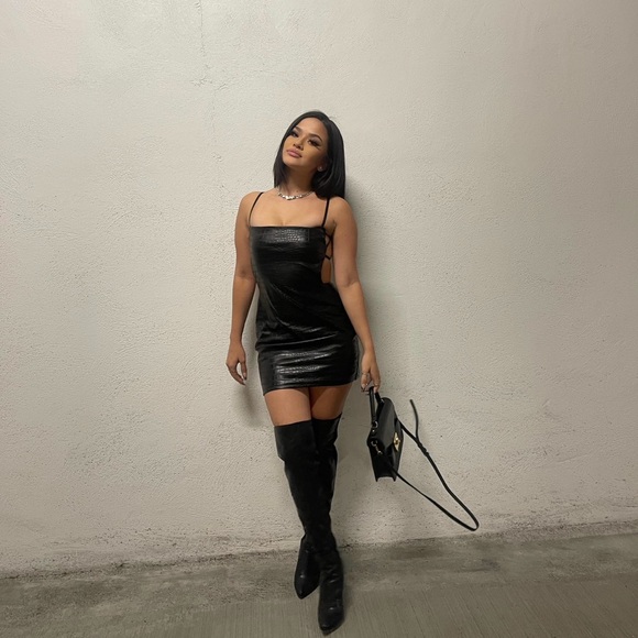 LIVE SHOW FLYER🩷 like to b notified 🤍 - Picture 4 of 4